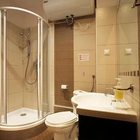 Lavena Apartman *